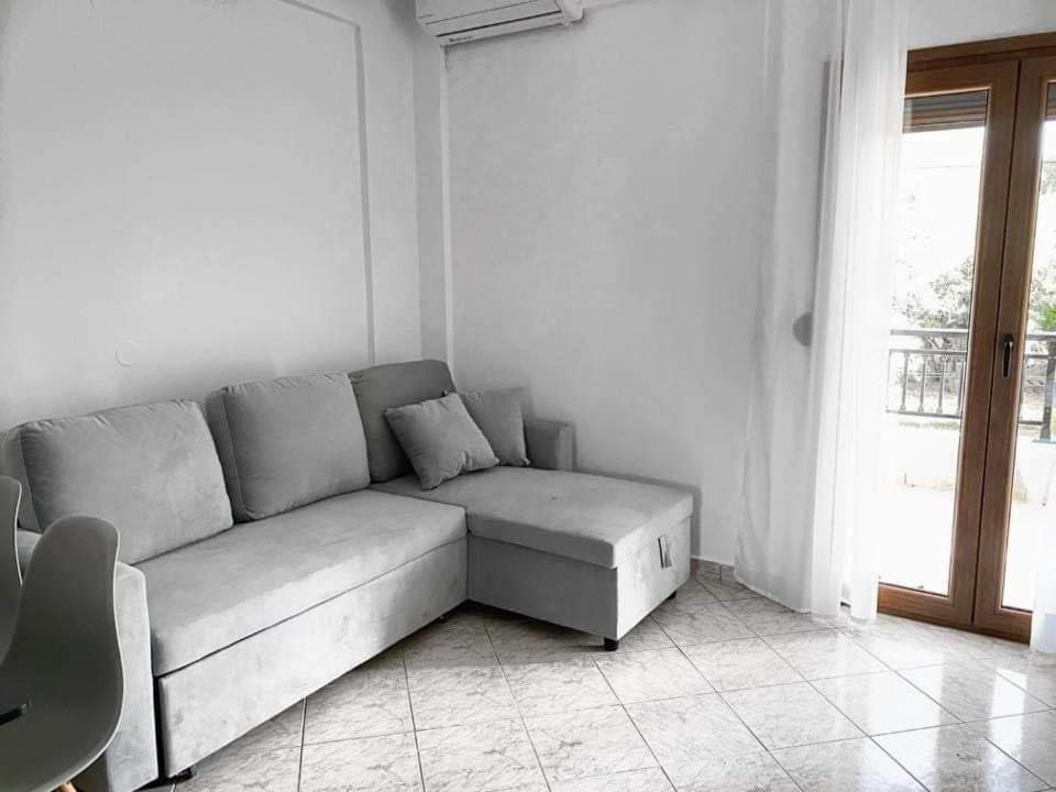 Chris Apartment วาซีลีกี ภายนอก รูปภาพ